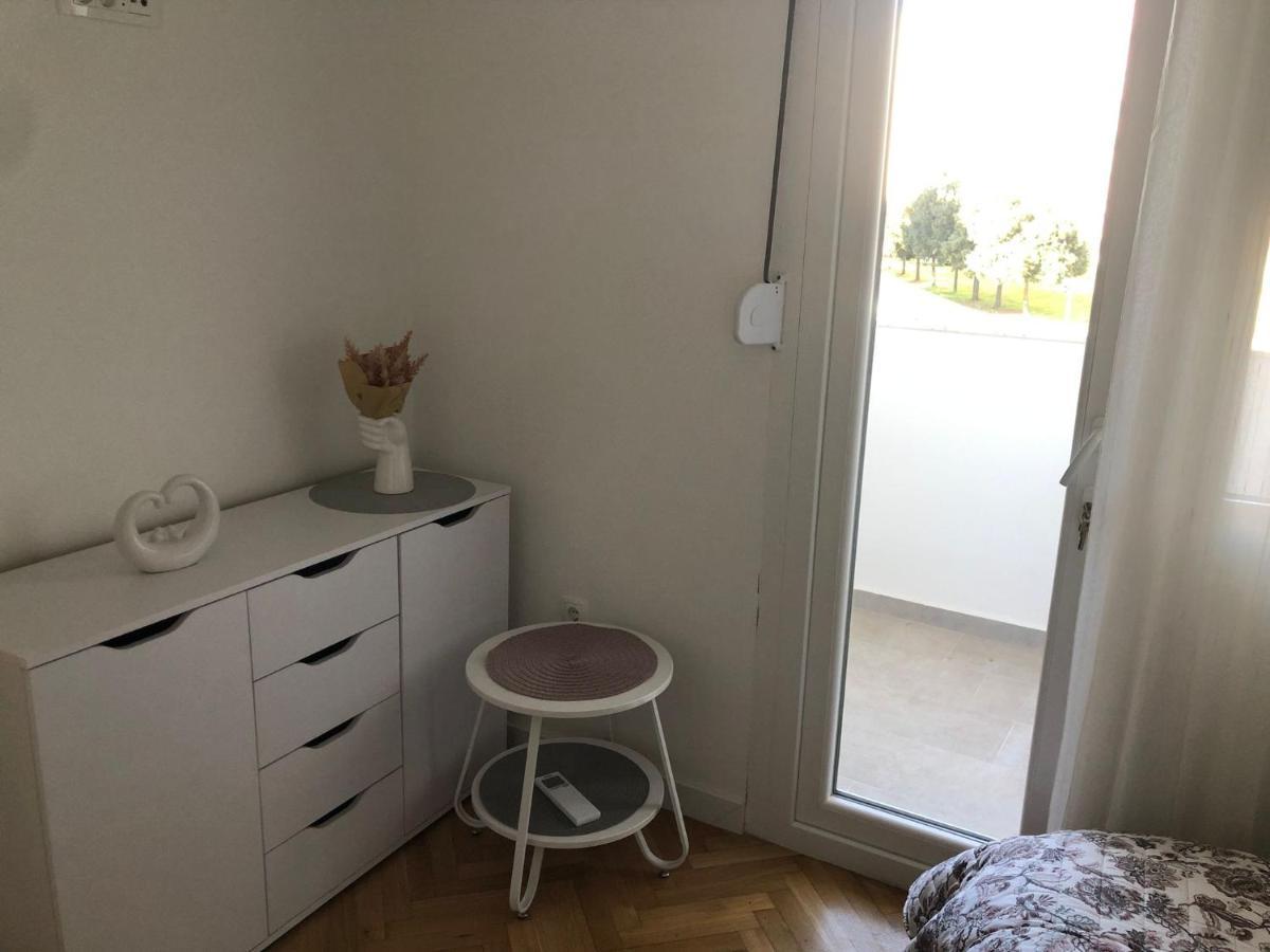 Apartman Lana Lägenhet Zadar Exteriör bild